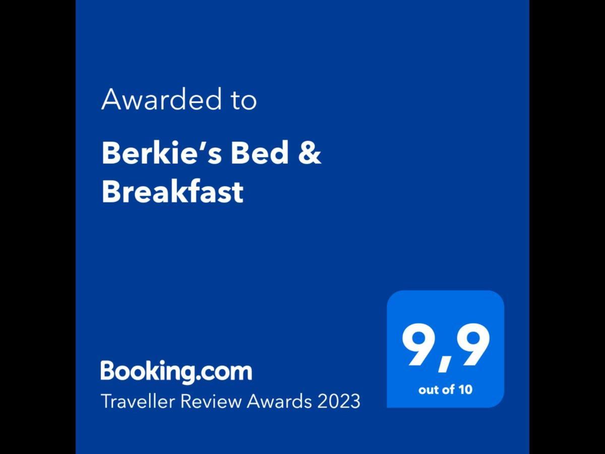 Berkie'S Bed & Breakfast Port Alberni Exteriör bild